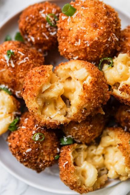 10 Drool-Worthy Mac & Cheese Recipes to Try Tonight | Cartageous.com/Blog